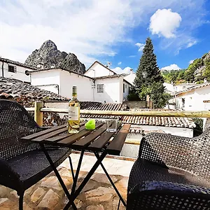 https://casa-rural-la-parra.es-andalucia.com